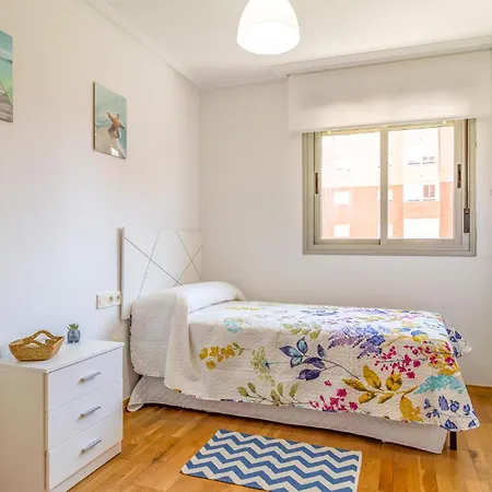 Apartment 3 Bedroom Cozy In *