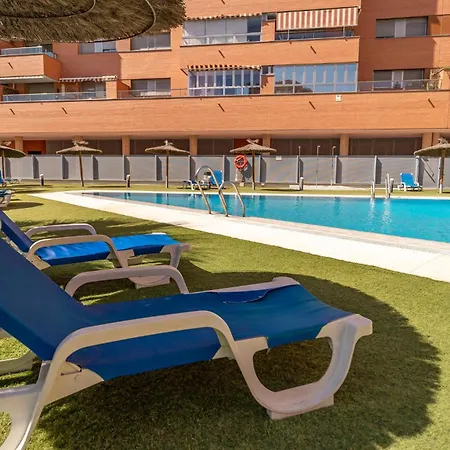 3 Bedroom Cozy In Apartment Almeria